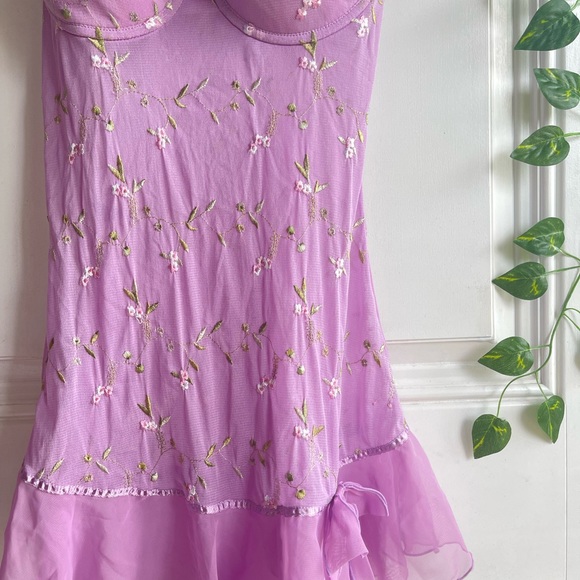 Hilary & Hansen embroidered dress - Picture 7 of 8